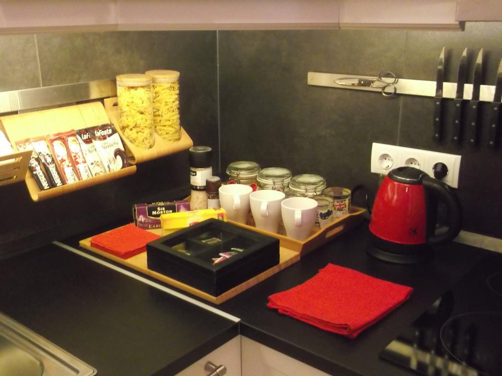Belvarosi Apartmanszallo - Кишкунфеледьхаза Экстерьер фото