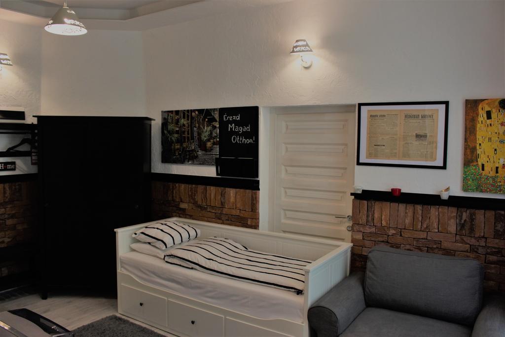 Belvarosi Apartmanszallo - Кишкунфеледьхаза Экстерьер фото
