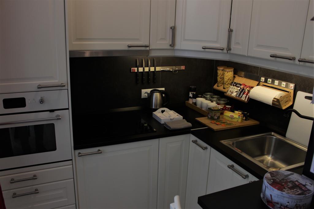 Belvarosi Apartmanszallo - Кишкунфеледьхаза Экстерьер фото