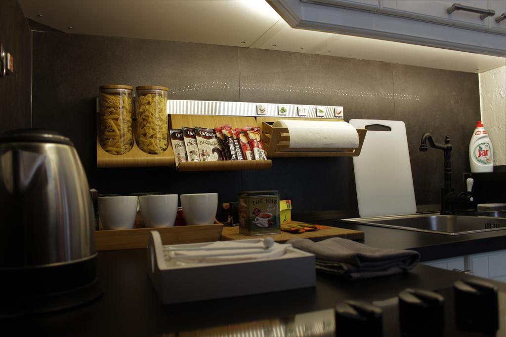 Belvarosi Apartmanszallo - Кишкунфеледьхаза Экстерьер фото