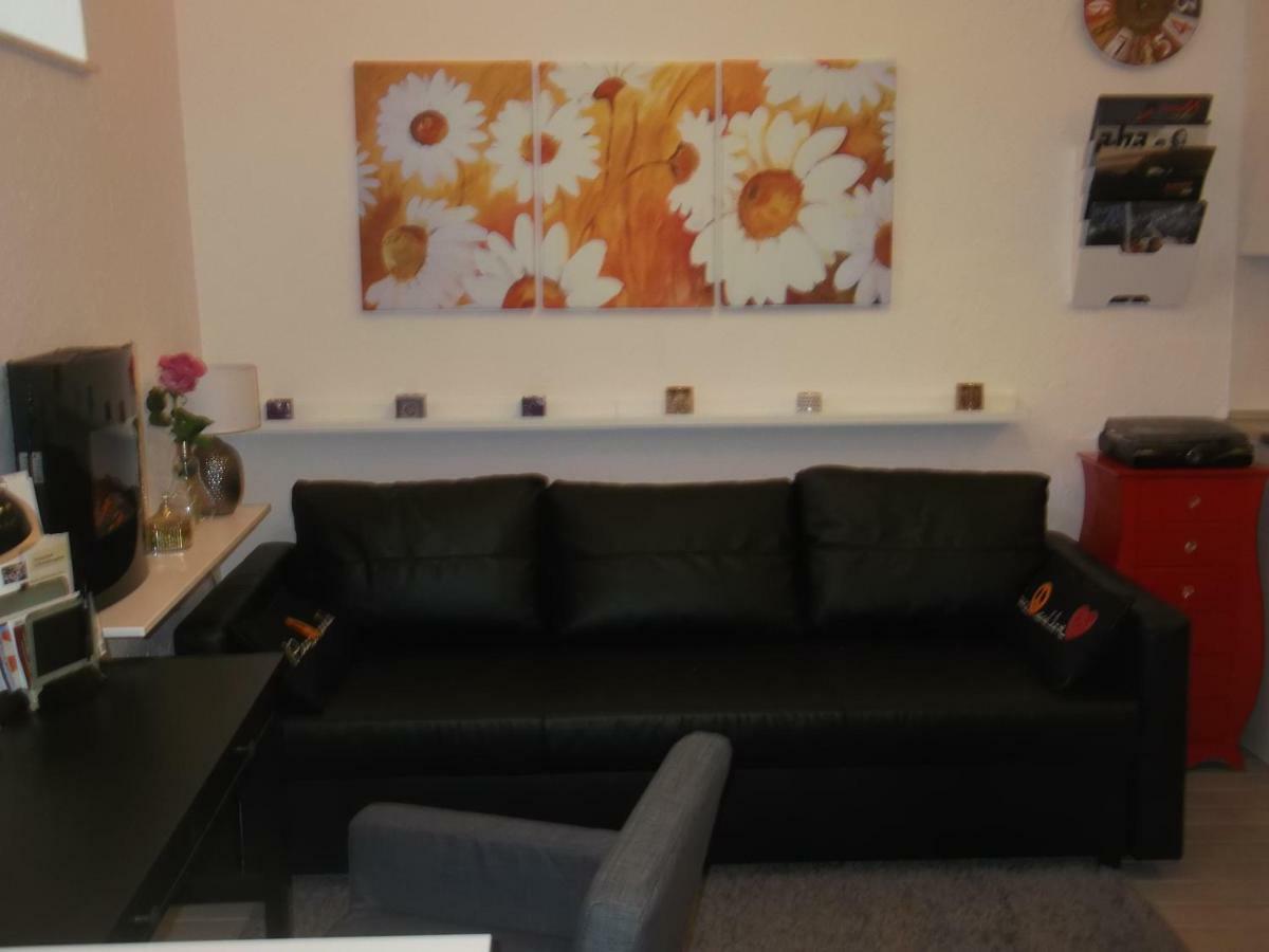 Belvarosi Apartmanszallo - Кишкунфеледьхаза Экстерьер фото