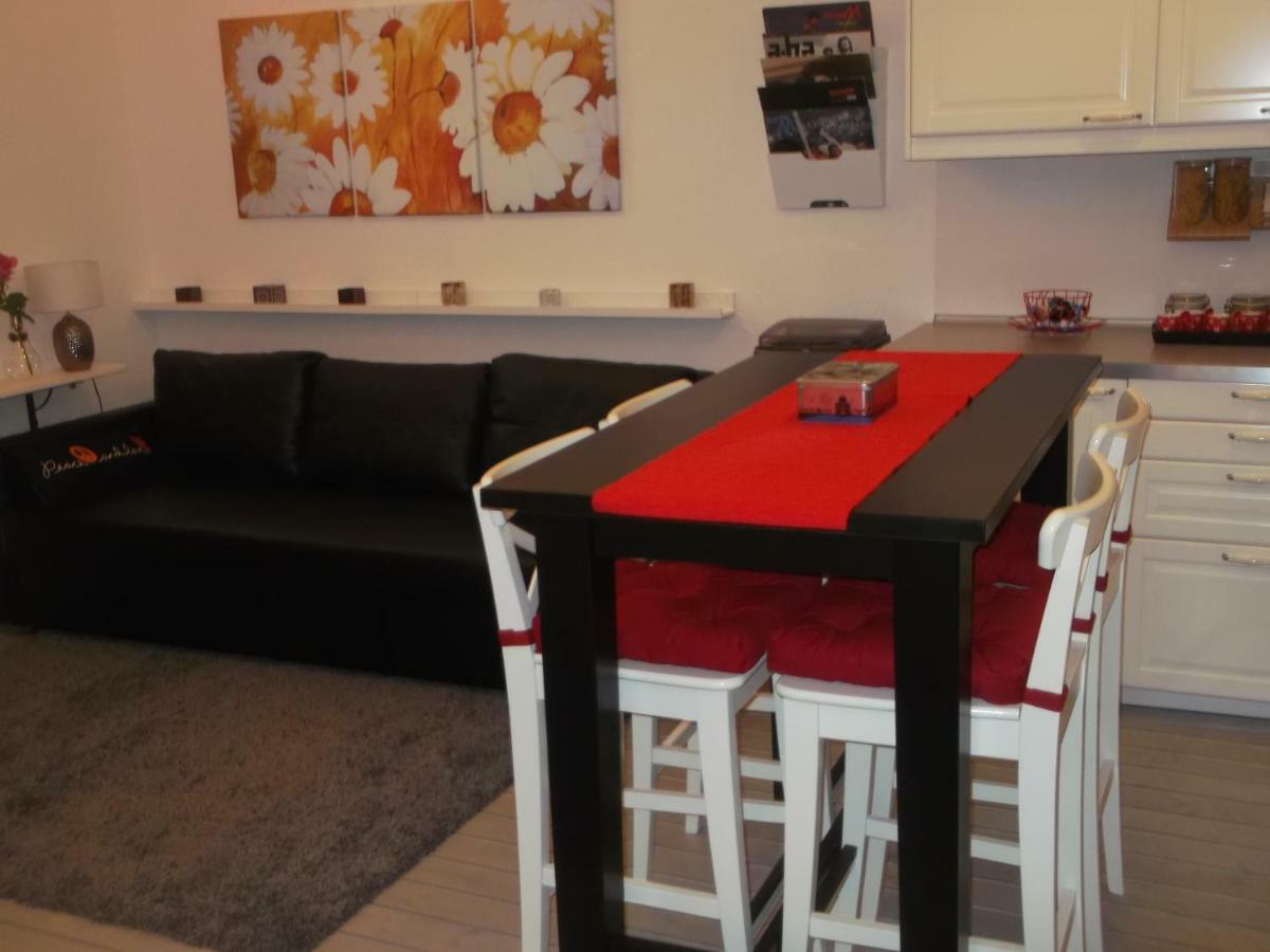 Belvarosi Apartmanszallo - Кишкунфеледьхаза Экстерьер фото