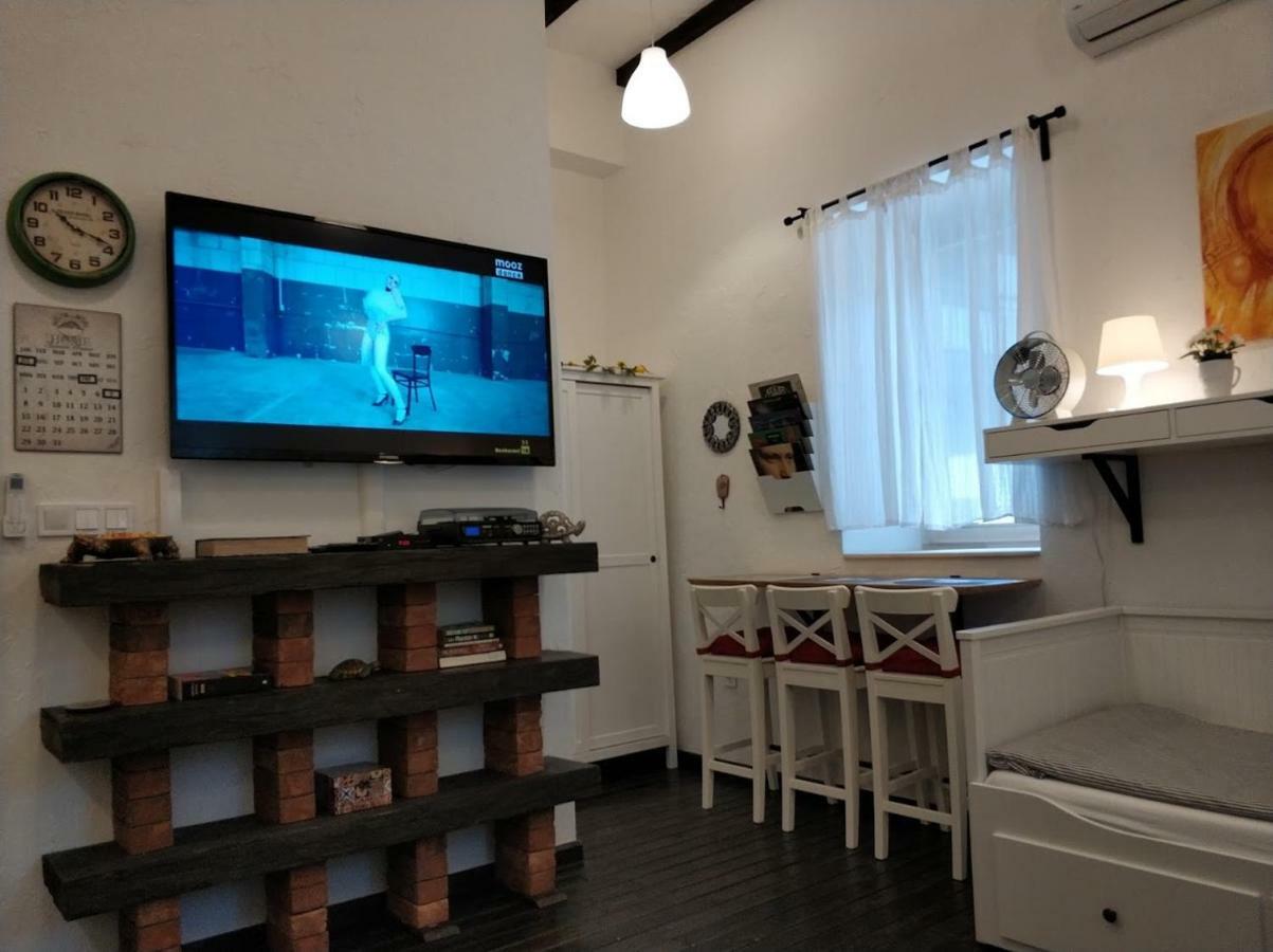 Belvarosi Apartmanszallo - Кишкунфеледьхаза Экстерьер фото