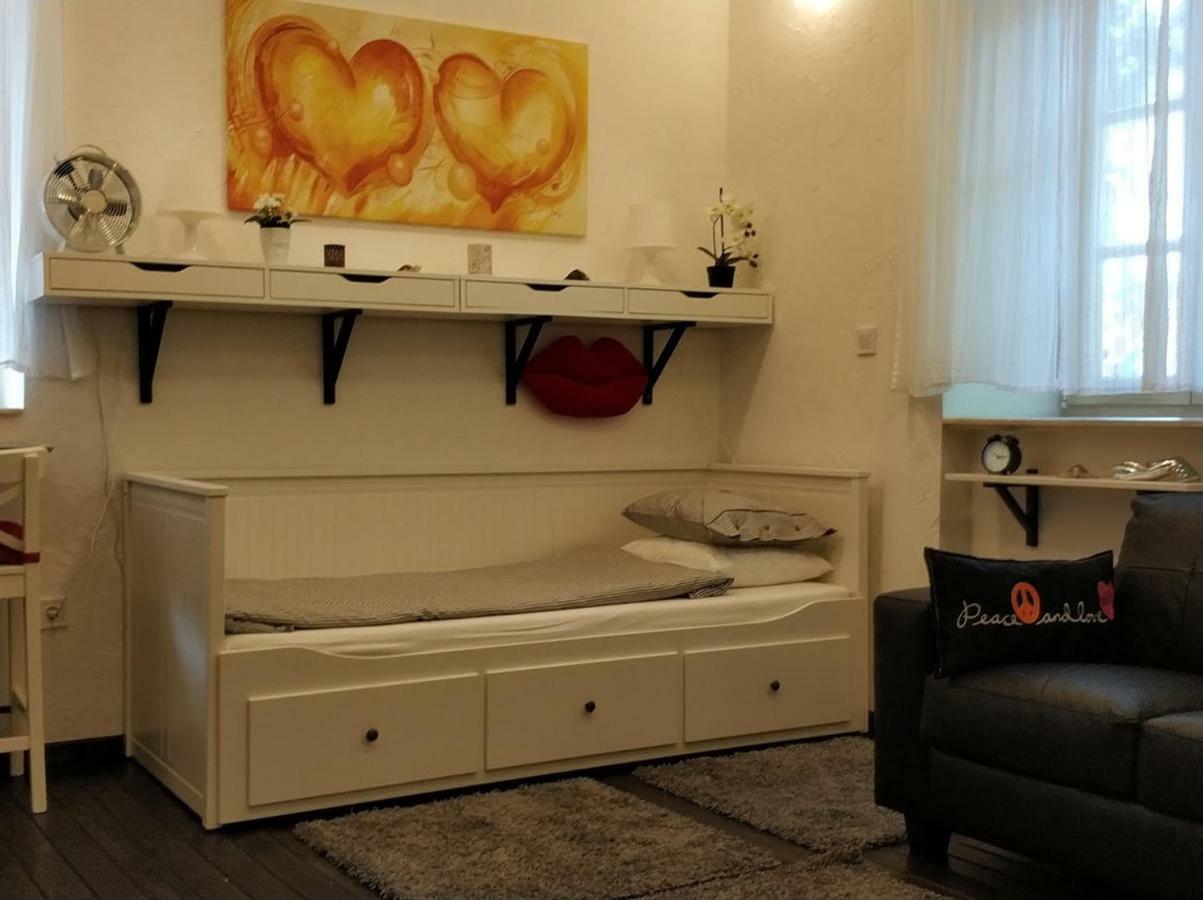 Belvarosi Apartmanszallo - Кишкунфеледьхаза Экстерьер фото